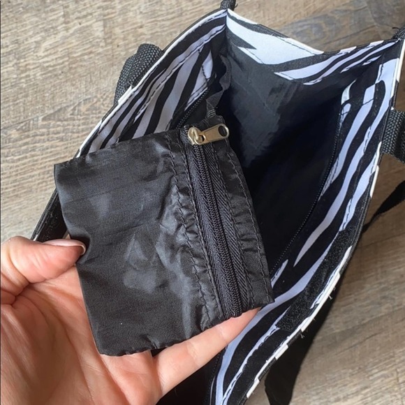 Zebra print Monogrammed Bag “Teagyn” - Picture 4 of 6